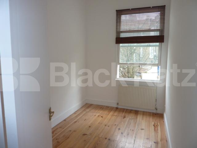 			Must See!!, 2 Bedroom, 1 bath, 1 reception Flat			 Goldney Road, Maida Vale